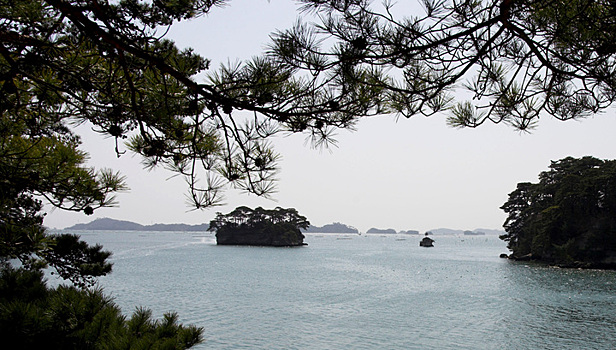 Корейских рыбаков прибило волной к японскому берегу