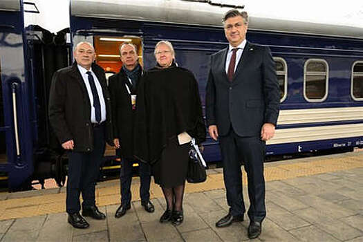 Aktuality: премьер-министры Словакии, Словении и Хорватии прибыли в Киев