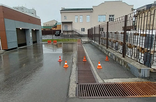 Водитель Toyota Highlander наехал на двух мальчиков в центре Новосибирска