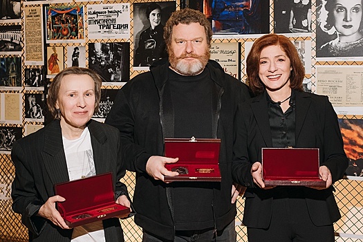 В Театре имени Пушкина вручили памятные знаки Камерного театра