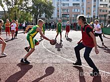Новую баскетбольную площадку открыли у школы № 13 Вологды