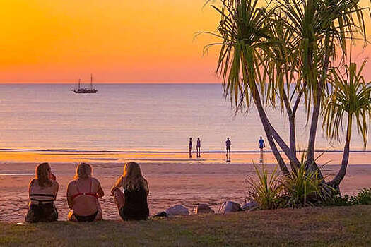 Mash: пляж Клеопатра в Алании залило фекалиями