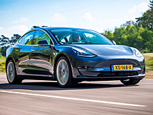 Tesla будет снимать водителей на видео при использовании автопилота