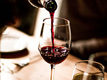 В Италии произвели "подводное" вино по древней технологии