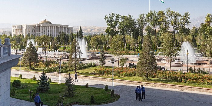 «Поистине чарующий город»: День столицы отмечают в Таджикистане