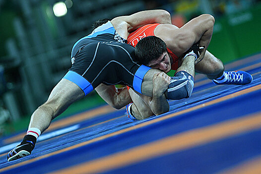 Осетинский борец завоевал золото международного турнира в Дагестане