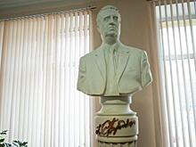 В Курске открыли бюст композитора Георгия Свиридова