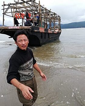 У берегов Приморья обнаружили пять полузатопленных лодок из КНДР