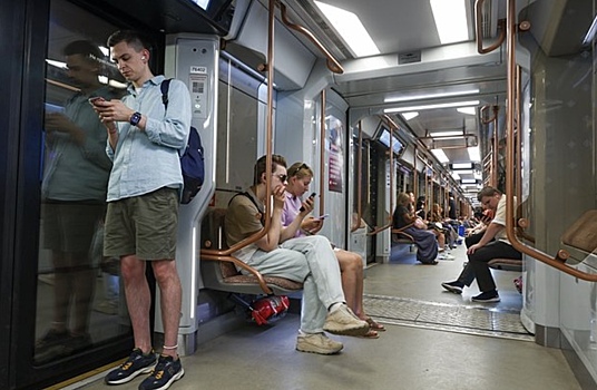 «МегаФон» сделает безлимитным интернет в метро Москвы и Санкт-Петербурга