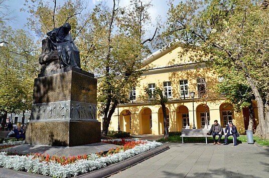 Дом Гоголя пригласил москвичей в кинолекторий по фильму «За спичками»