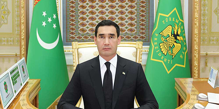 Сердар Бердымухамедов поздравил ветеранов Туркменистана с Днем Победы