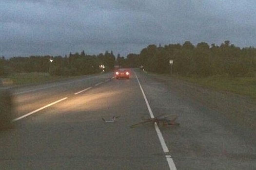 На тюменской трассе внедорожник сбил велосипедиста