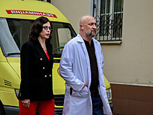 «Мокрые бегали под фонтаном»: Куценко рассказал о съемках нового сезона «Скорой помощи»