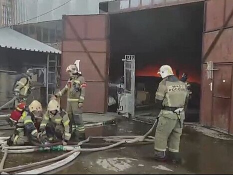 Пожар на складе с бумагой в Ростове-на-Дону потушен