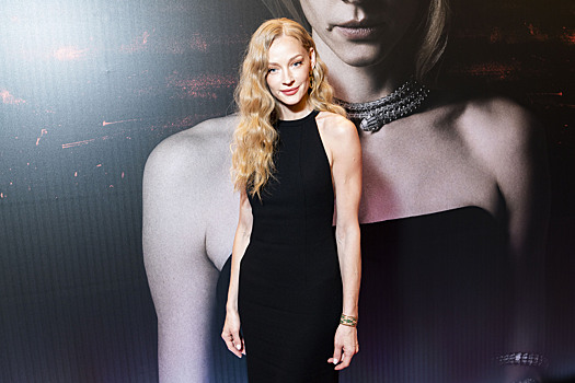 Ходченкова пришла на премьеру «Другого имени» в платье со шлейфом, а Снигирь — с Цыгановым