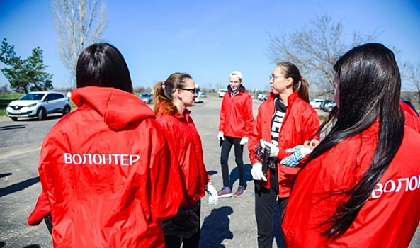 В Волгограде волонтеров привлекают для устранения последствий порыва водопровода