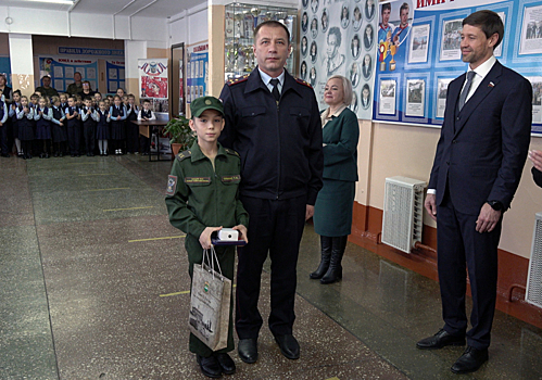 В Благовещенске 10-летнему мальчику вручили медаль «За мужество»
