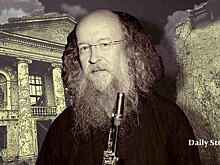 «На крыльце поставили движок и запитали электричество, а волонтеры всем нажарили блинов»: саксофонист Сергей Летов рассказал о концерте в промерзшем ДК под Лисичанском