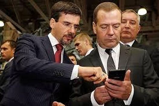Медведев не будет пользоваться подаренным ему российским смартфоном