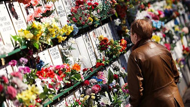 «Призыв духов смерти»: экстрасенс рассказала, почему опасно держать дома искусственные цветы