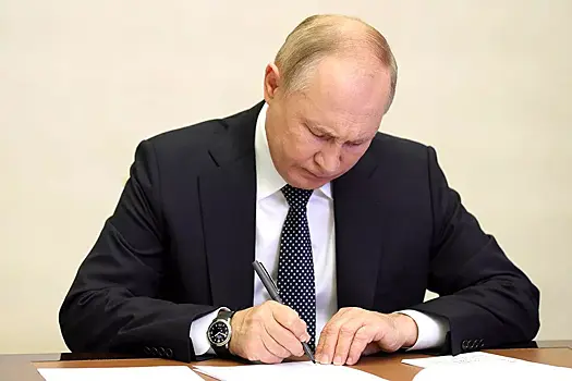 Путин накануне работал в Петербурге до двух часов ночи