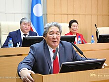 В парламенте Якутии с 85-летним юбилеем чествовали Дмитрия Попова