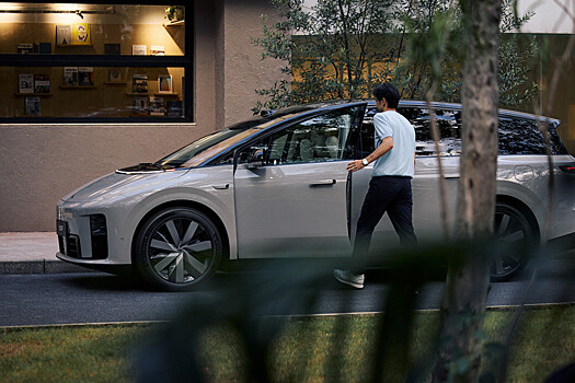 Новый кроссовер Li i8 готовится к старту продаж: рассекречен интерьер