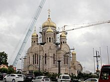 Кожемяко помогает Дарькину достроить собор в центре Владивостока