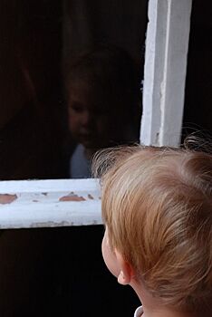 2-летний малыш выпал из окна в Костроме