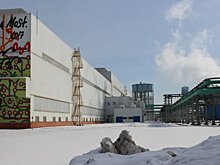 КамАЗ сбил женщину-охранника на территории завода в Выксе