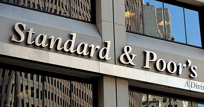 S&P отозвало рейтинг России по национальной шкале, а также рейтинги крупнейших банков и компаний