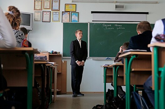 При российских школах могут открыть сеть политических клубов