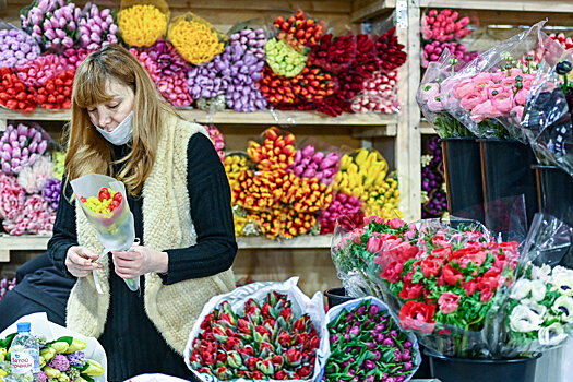 Таможня назвала средние цены на цветы, ввезенные в Россию к 8 марта