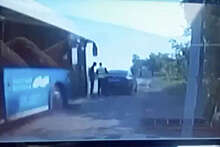 В Омске рейсовый автобус сбил инспектора ДПС и водителя