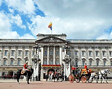В Лондоне автомобиль врезался в ворота королевского дворца