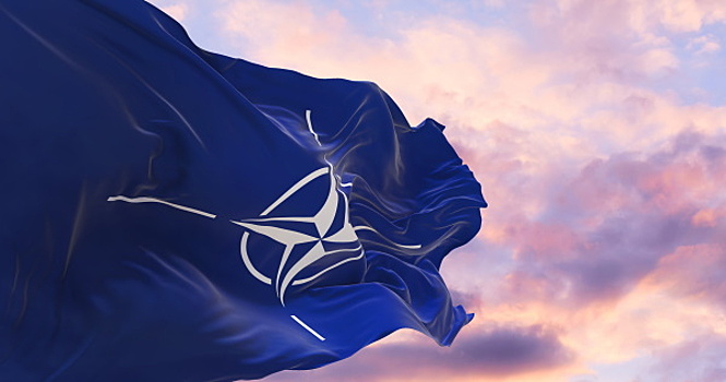 В НАТО заявили о намерении остаться на востоке