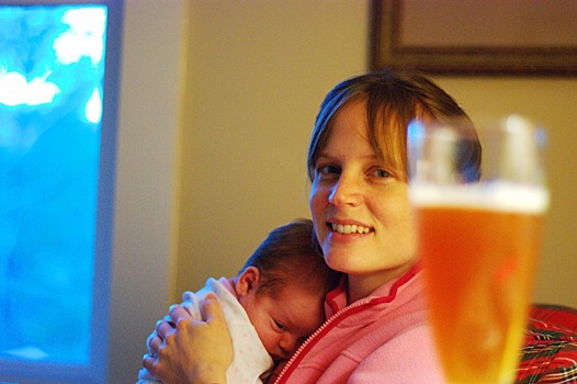 Даже небольшие дозы алкоголя во время беременности влияют на ребенка