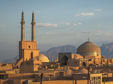 РФ и Иран могут начать безвизовые групповые турпоездки в 2023 году