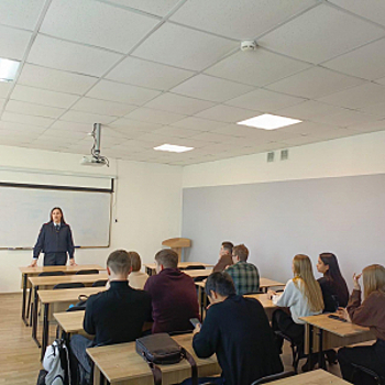 В Еврейской автономной области полицейские в рамках Всероссийской межведомственной комплексной оперативно-профилактической операции «Чистое поколение - 2025» провели беседы со студентами