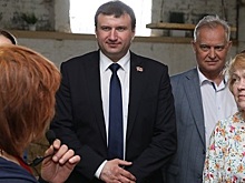 Раменские депутаты посетили ферму «Веселая корова»