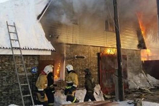 В Новосибирске подросток, поджигая печь, спалил несколько домов