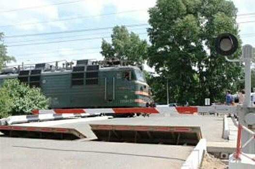 В Югре усиливают меры безопасности на железнодорожных переездах
