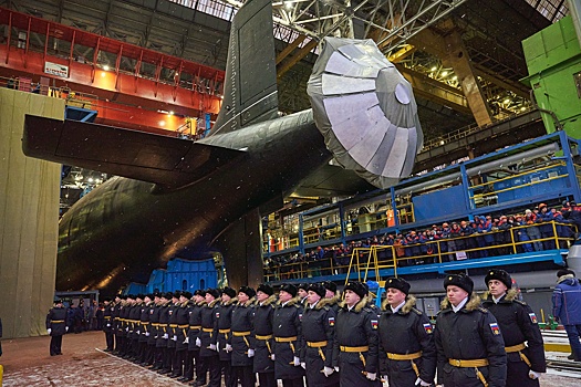 Новая атомная подлодка "Архангельск" выведена со стапеля и готова к испытаниям на плаву