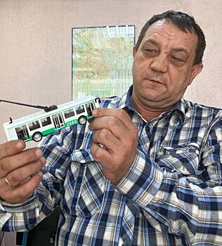 Курянин собрал своими руками около 200 моделей пассажирского транспорта
