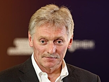 Песков напомнил уехавшим из РФ артистам про "белую" эмиграцию