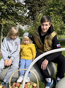 Евгений Плющенко показал взрослого сына от первого брака