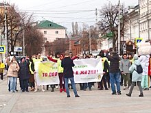 Пензенцы прошли по центру города, стремясь к здоровой жизни