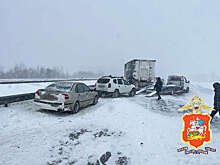 В Московской области на фоне непогоды столкнулись 12 автомобилей