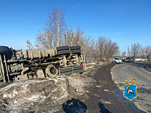 В Волжском районе 7 февраля водитель на грузовике улетел в кювет
