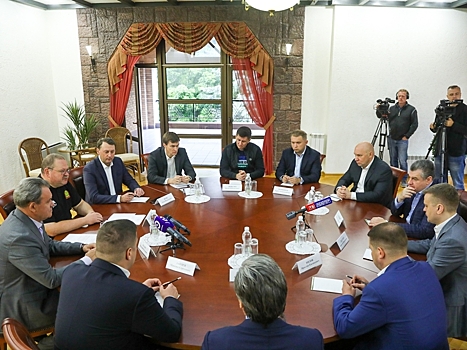 Олег Мельниченко провел рабочую встречу с Леонидом Слуцким